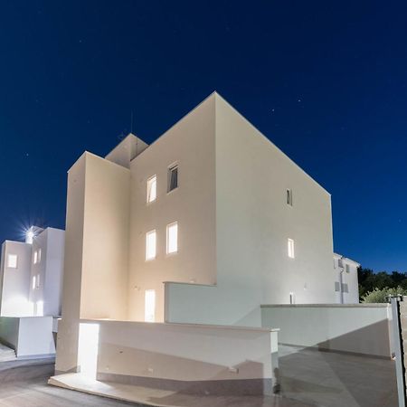 A&V Residence Novigrad Istria Eksteriør billede