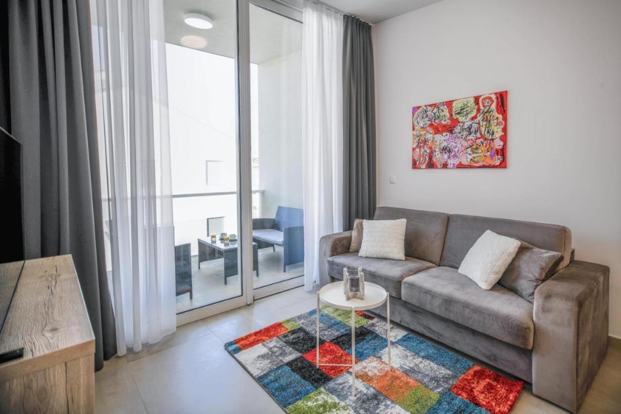 A&V Residence Novigrad Istria Eksteriør billede
