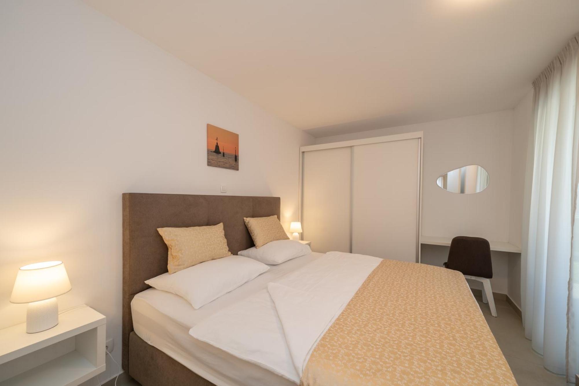 A&V Residence Novigrad Istria Eksteriør billede
